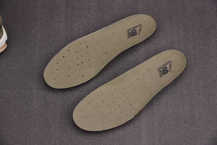 NEW BALANCE SNEAKER NB050