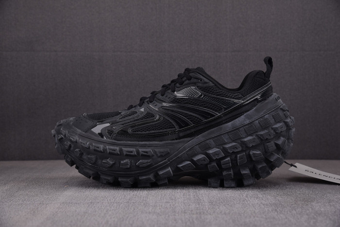 DEFENDER SNEAKER DS011