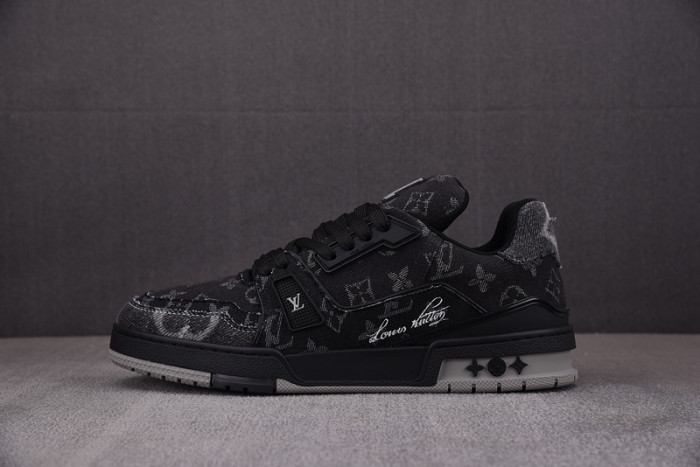 LV SNEAKER LV-000096