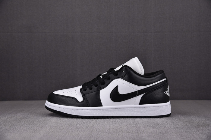 Air Jordan 1 Low “Panda” DC0774-101