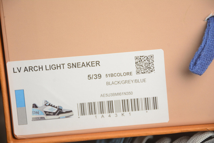 LV TRAINER SNEAKER LV-000553