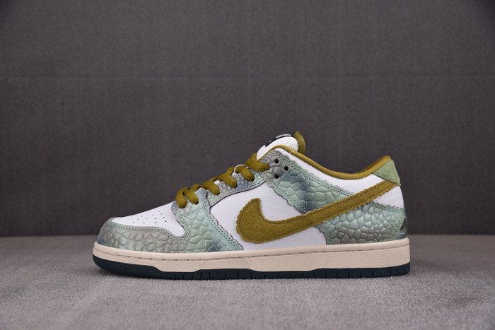 Alexis Sablone x Nike SB Dunk Low ''Chameleon'' HJ3386-300