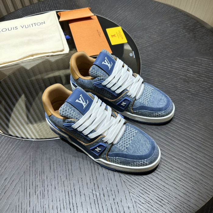 LV TRAINER SNEAKER LV-000572