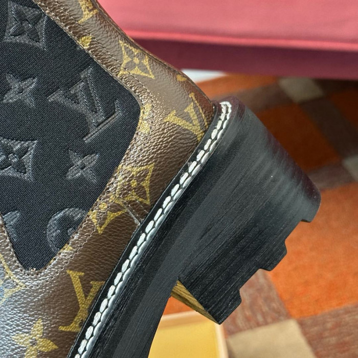 LV BOOTS L000051