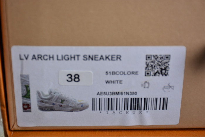 LV TRAINER SNEAKER LVT-000623