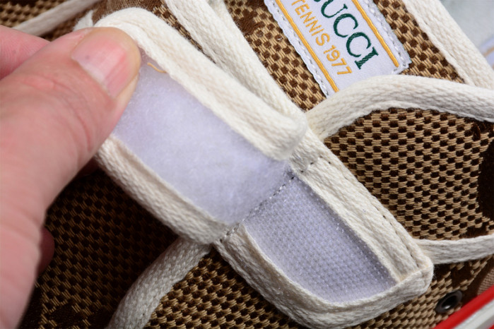 G*u*i* trainer sneaker 82