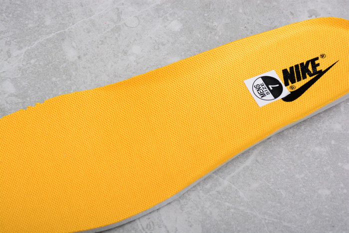 Nike SB Dunk Low "Kobe"