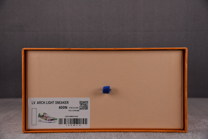 LV SNEAKER LV-000092