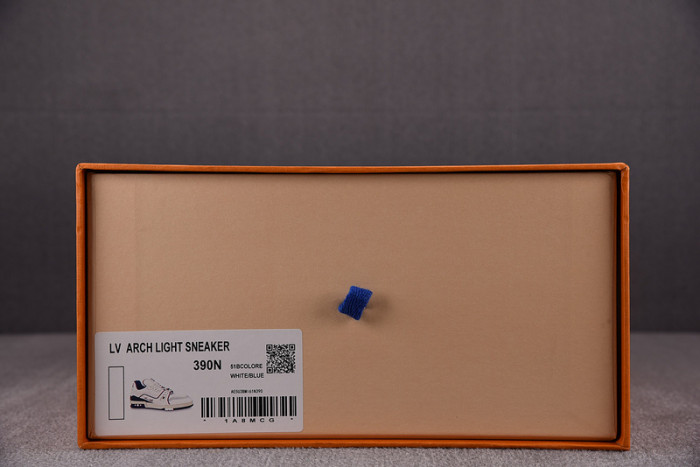 LV SNEAKER LV-000131