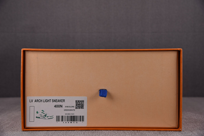 LV SNEAKER LV-000140