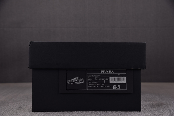 Pra*a snekaers p000101