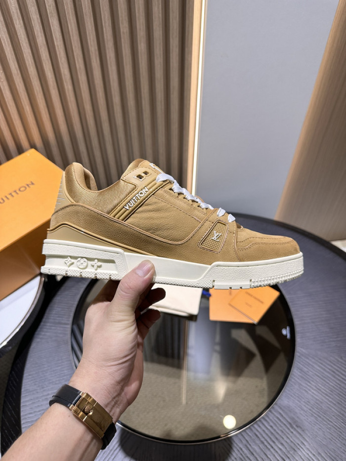 LV TRAINER SNEAKER LV-000565