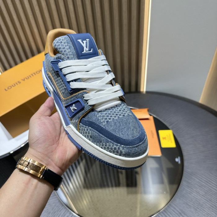 LV TRAINER SNEAKER LV-000572
