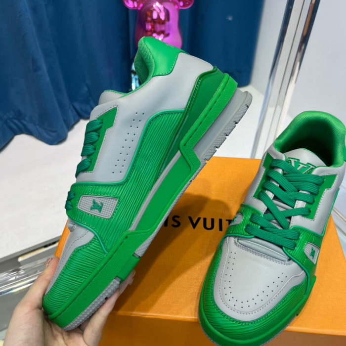 LV SNEAKER LV-000377