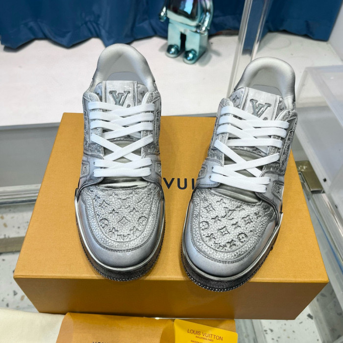 LV SNEAKER LV-000427