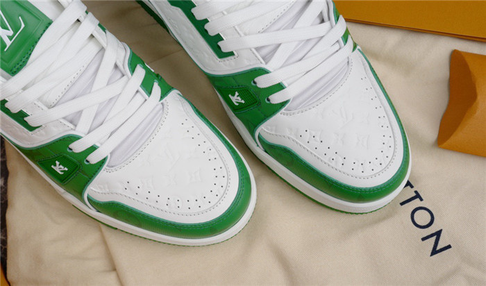 LV SNEAKER LV-000218