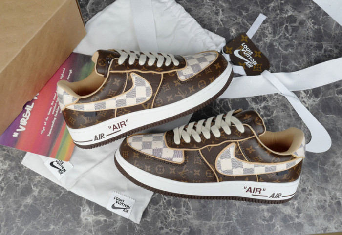 LV SNEAKER LV-000241