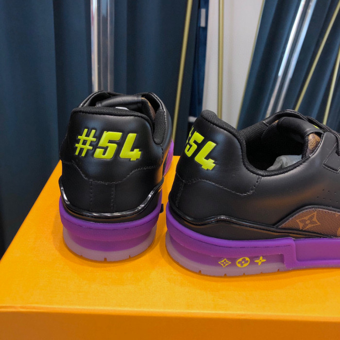 LV SNEAKER LV-000315