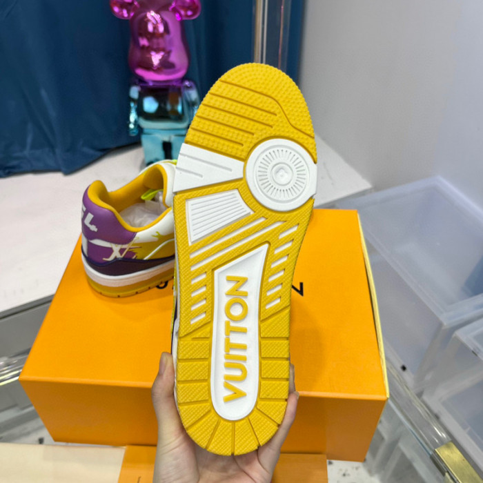 LV SNEAKER LV-000341