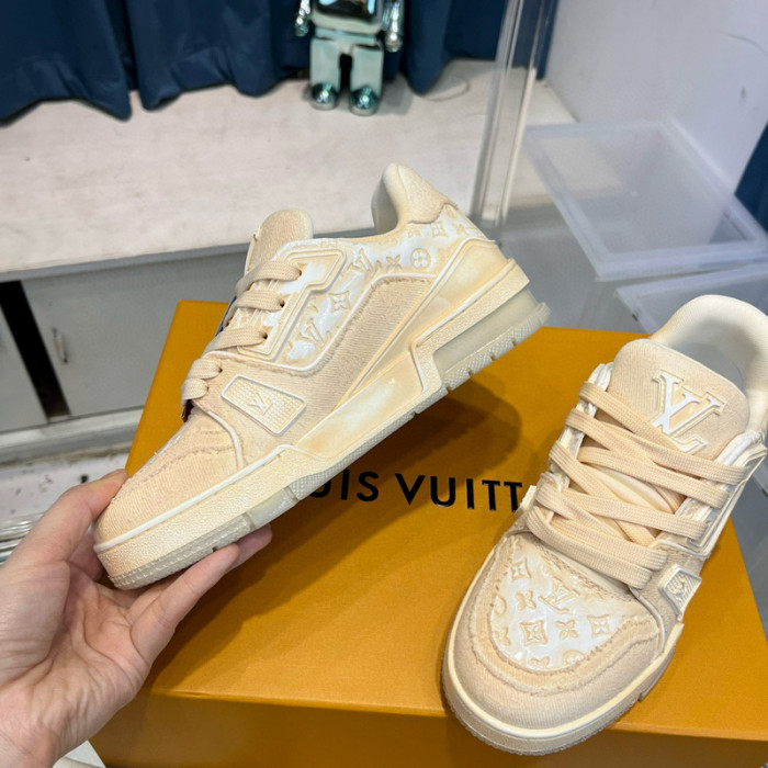 LV SNEAKER LV-000467