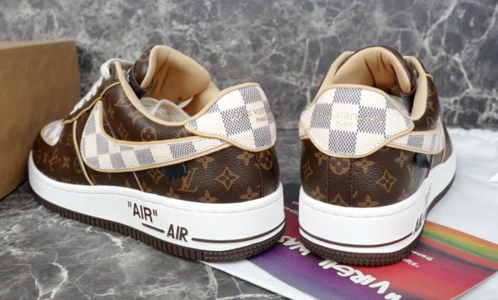 LV SNEAKER LV-000241