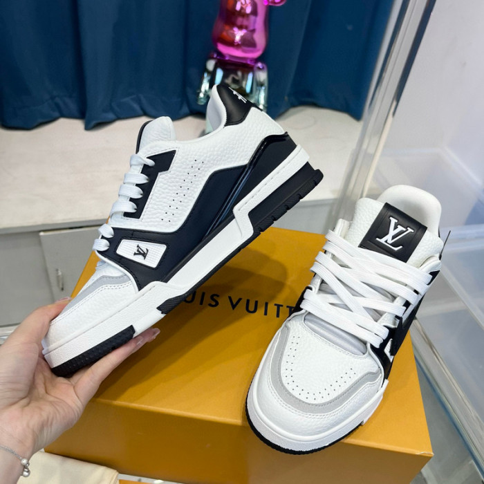 LV SNEAKER LV-000489