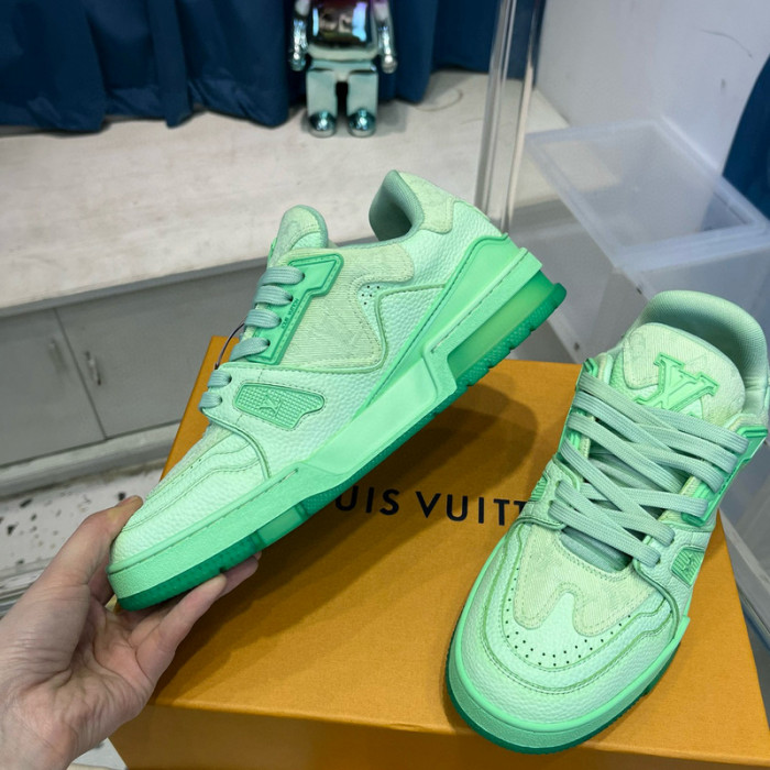 LV SNEAKER LV-000479