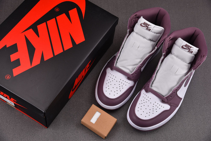 Air Jordan 1 High OG “Mauve” DZ5485-105