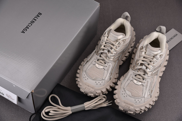 DEFENDER SNEAKER DS009