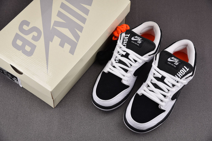 Nike SB Dunk Low TIGHTBOOTH FD2629-100