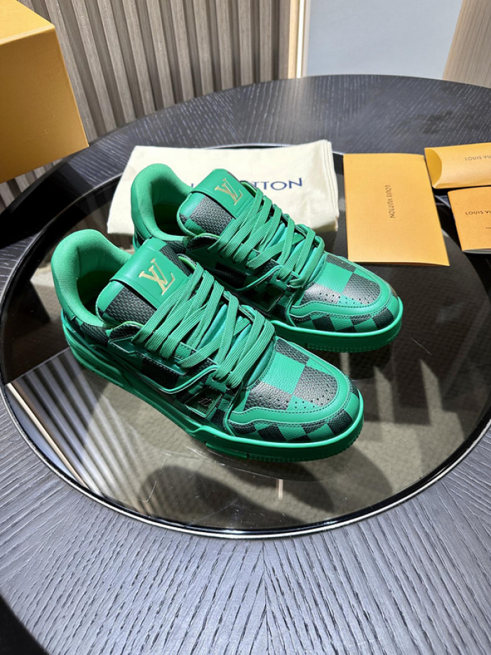 LV SNEAKER LV-000177