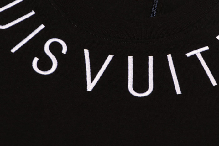LV CLOTHES V00051