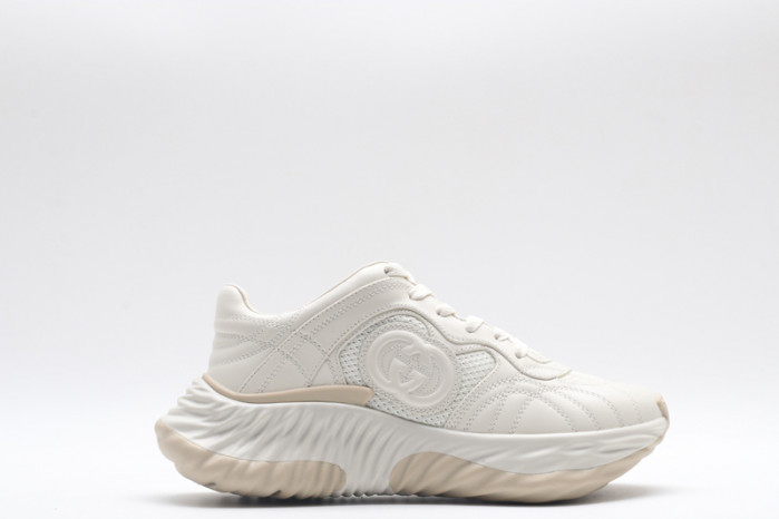 G*u*i* trainer sneaker116