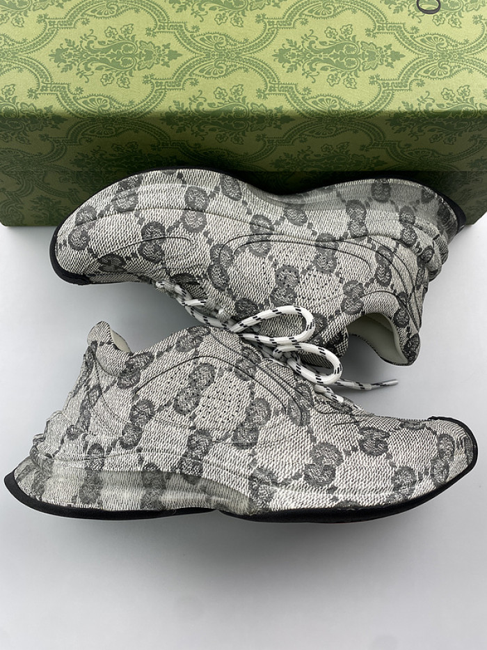 G*u*i* trainer sneaker132