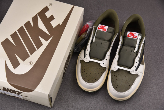 Travis Scott x Air Jordan 1 Low OG DM7866-200