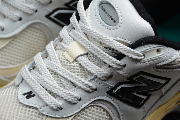 NEW BALANCE SNEAKER 003