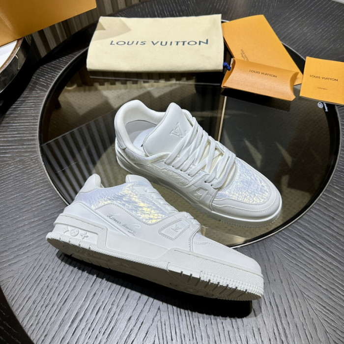 LV TRAINER SNEAKER LV-000583