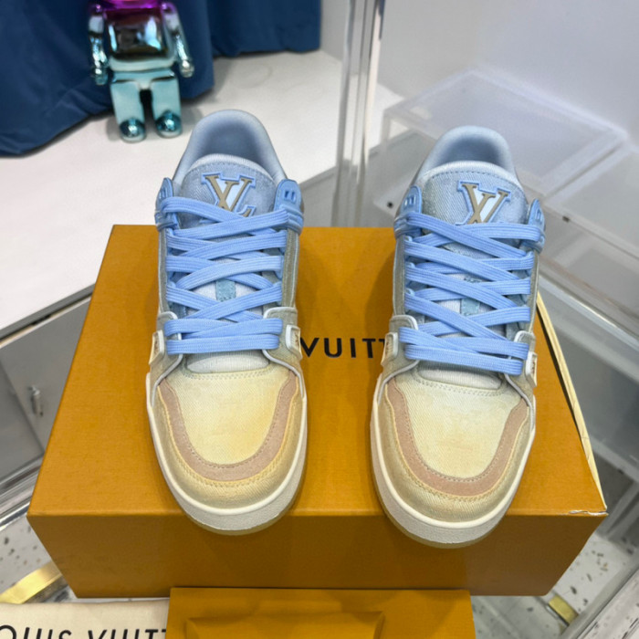LV SNEAKER LV-000380