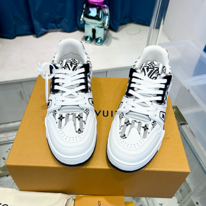 LV SNEAKER LV-000438
