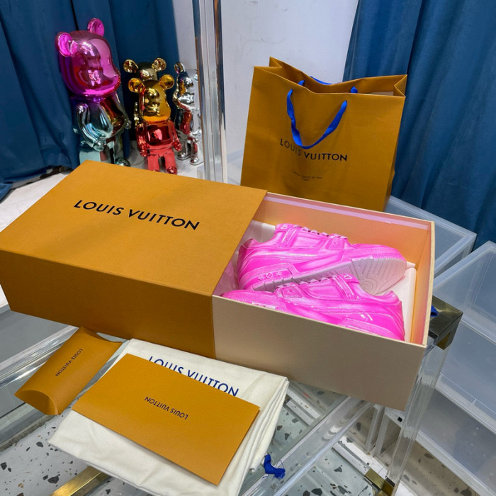 LV SNEAKER LV-000510