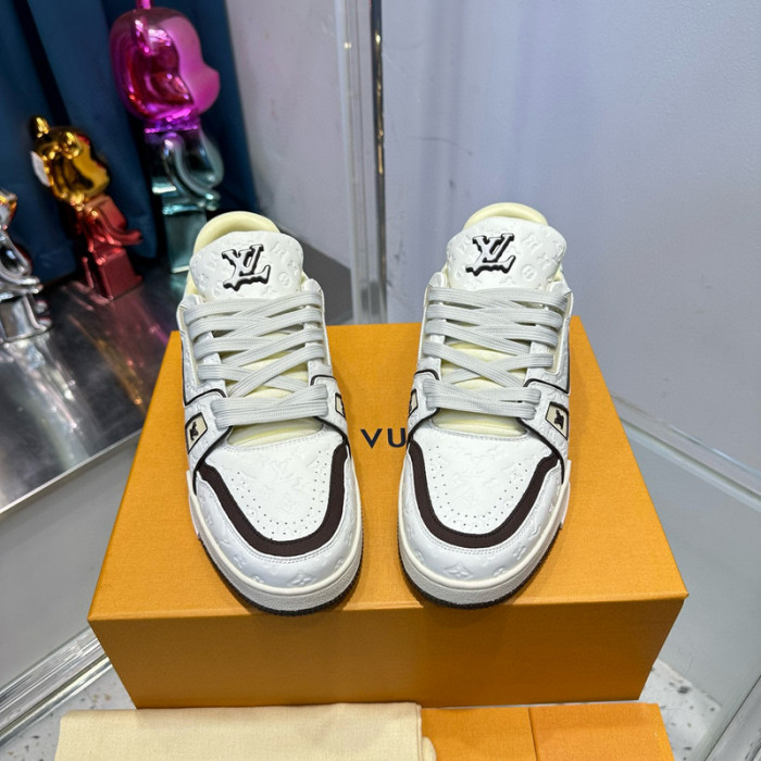 LV SNEAKER LV-000529