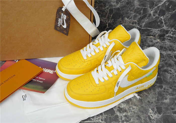 LV SNEAKER LV-000242