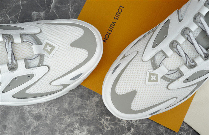 LV SNEAKER LV-000266