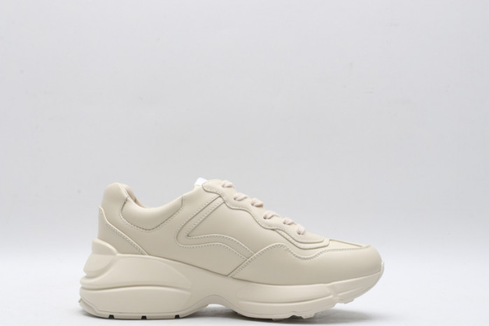 G*u*i* trainer sneaker100