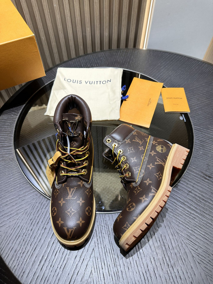 LV BOOTS L000017