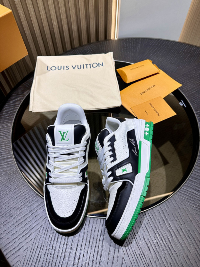 LV TRAINER SNEAKER LV-000563