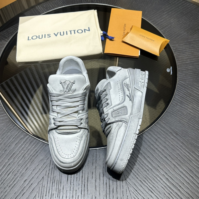 LV TRAINER SNEAKER LV-000601