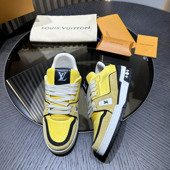 LV TRAINER SNEAKER LV-000581