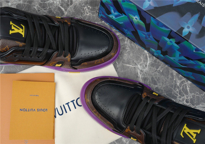 LV SNEAKER LV-000291