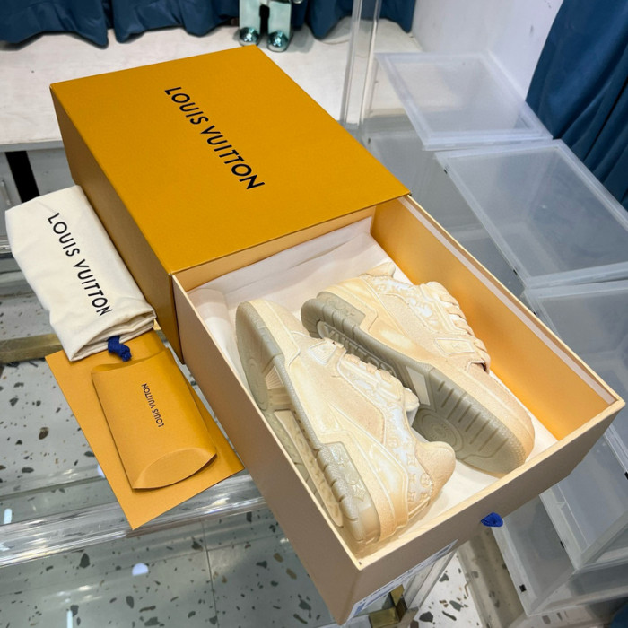 LV SNEAKER LV-000467